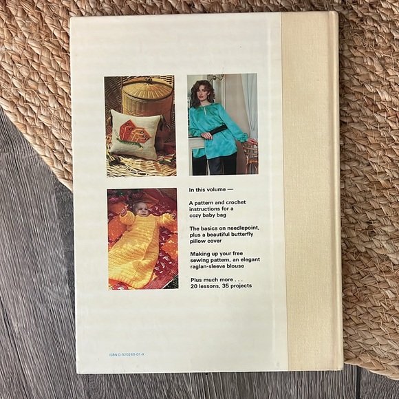 VINTAGE Stitch by Stitch Home Library of sewing, knitting, crochet & needlecraft - Picture 3 of 11